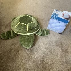 Plush Turtle / Indoor Snowball Fight 