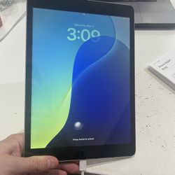 Apple iPad 9th Gen Black 64GB unlocked 