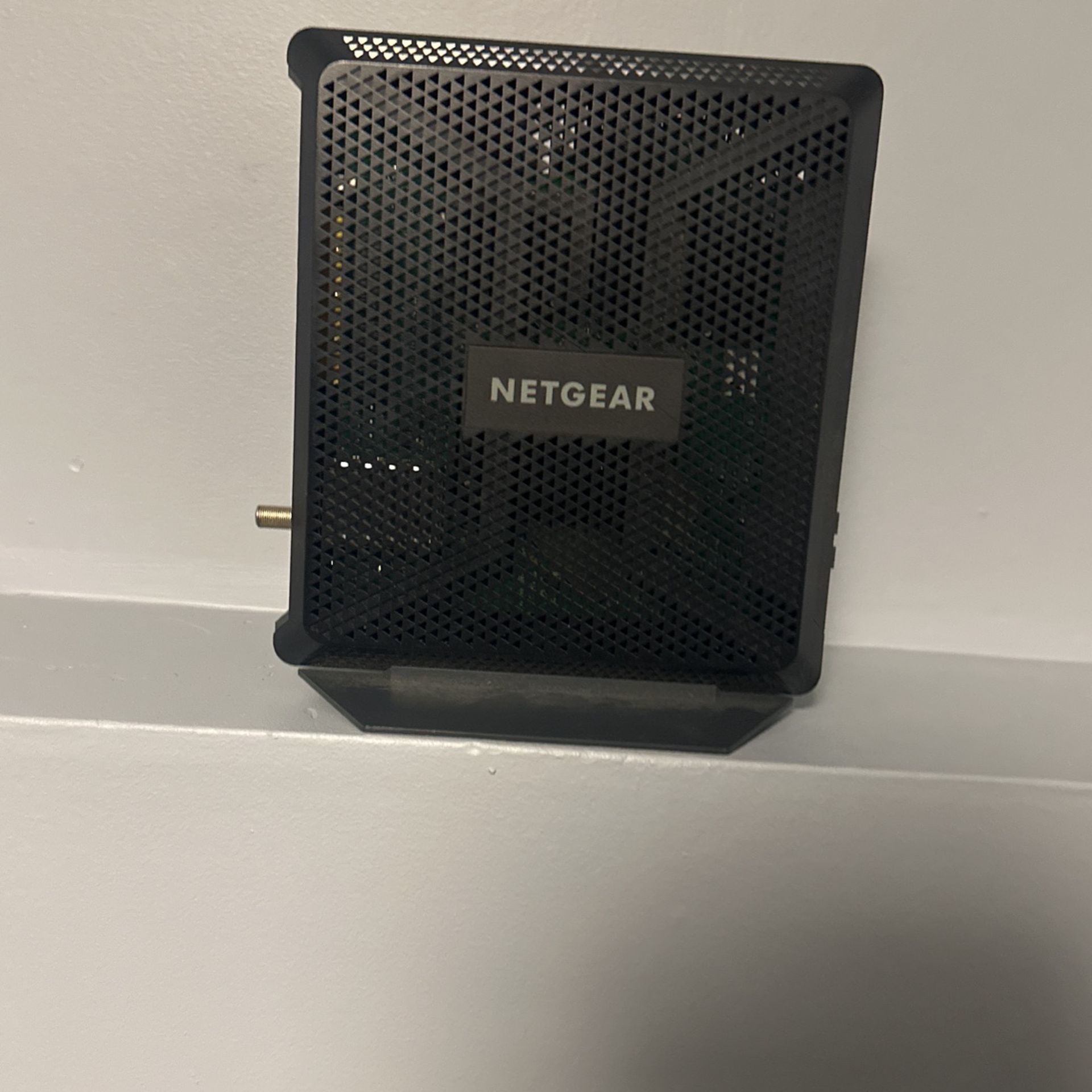 Netgear Modem Model C7000v2