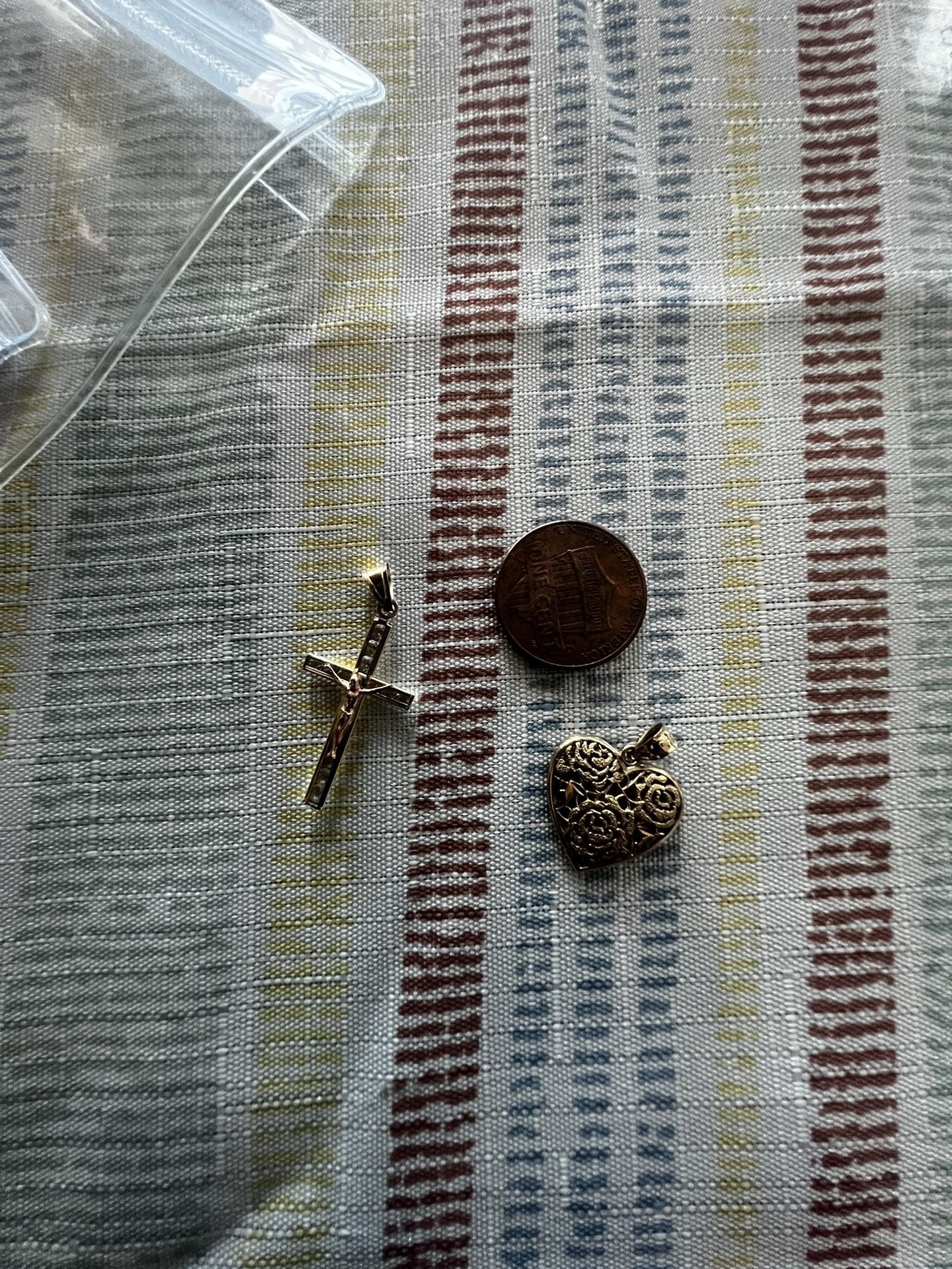 Gold 10K Pendants