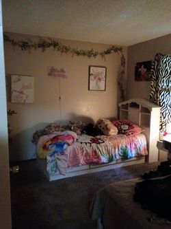 2 twin beds