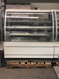 Frost Tech Bakery/Pastry Refrigerated Display Case