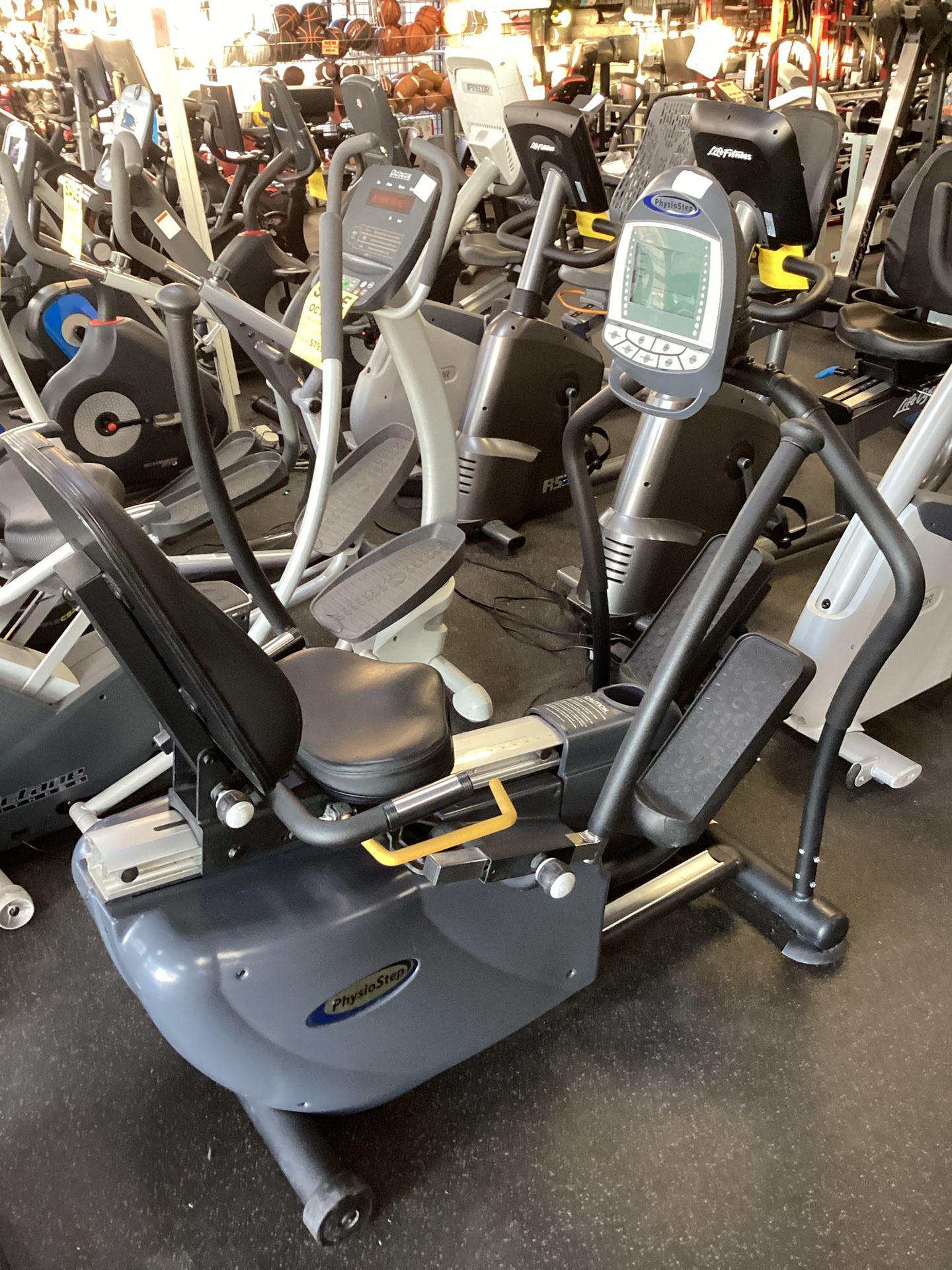 PhysioStep RXT Recumbent Cross Trainer Similar To The NuStep