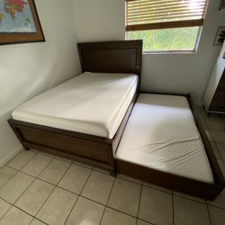 Light-Up Full Bed Set (3PC) + Memory Foam Mattress – Great Condition!