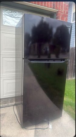 Like new refrigerator