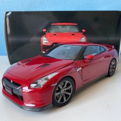 KYOSHO 1:18 Nissan GT-R R35 Premium Edition 2008 Vibrant Red 08473R