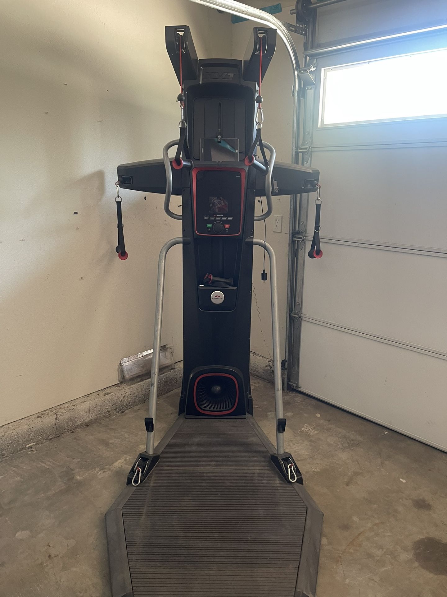 Bowflex HVT (high Velocity Trainer)