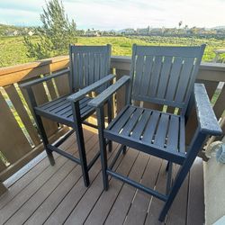 2 WOODEN CHAIRS!! (TAKING OFFERS?)