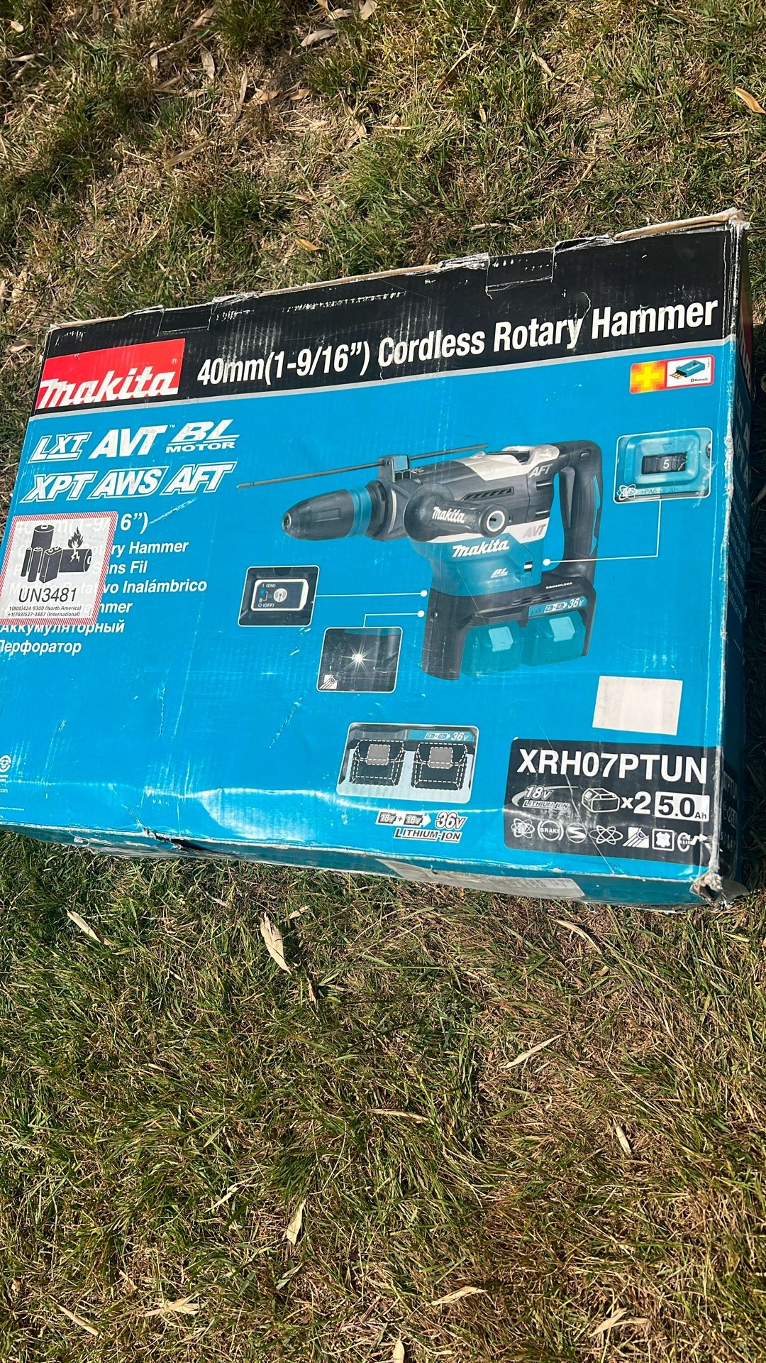 Makita Rotary Hammer. 1-9/16 Cordless. Model XRH07PTUN Kit Set