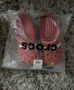 LIGHTNING MCQUEEN CROCS  US 8 MENS / US 10 WOMENS