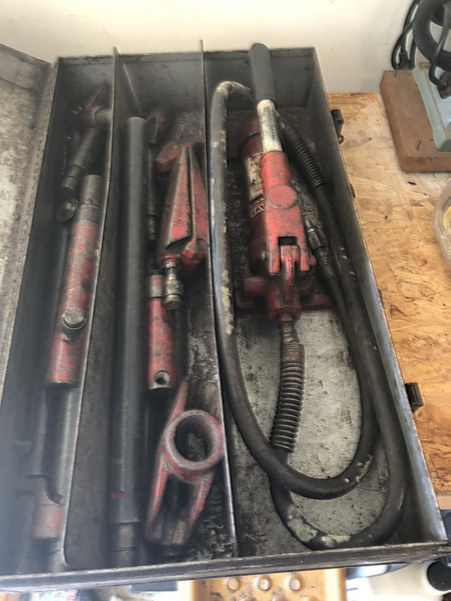 Auto body repair kit hydraulic