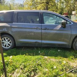 Crysler Pacifica For Parts