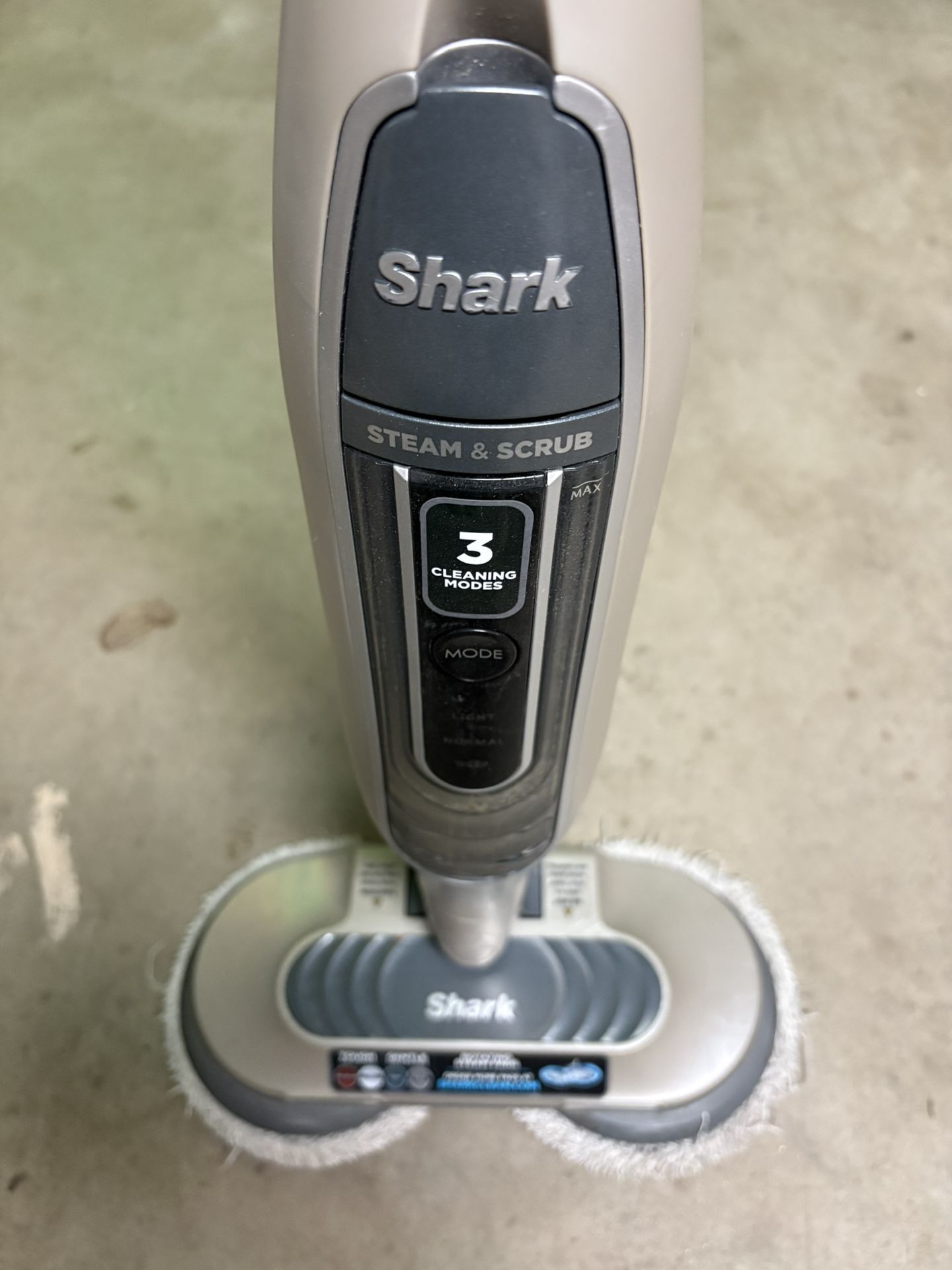 SHARK STEAMER FLOOR CLEANER