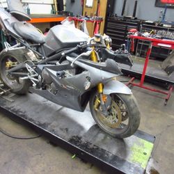 PARTED OUT - 2006 06-08 Triumph 675 Daytona - Motorcycle parts -269922