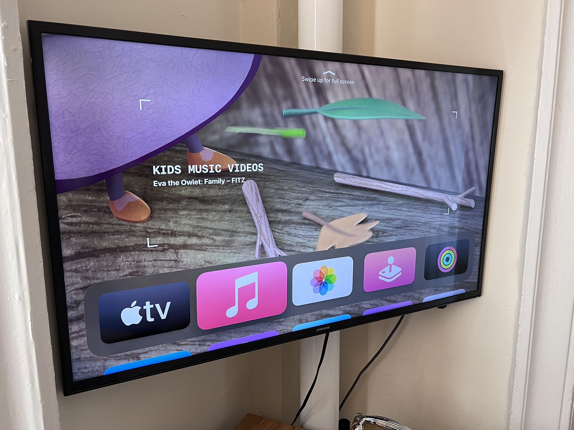 Samsung UN40MU6300 40-Inch 4K Ultra HD Smart LED TV