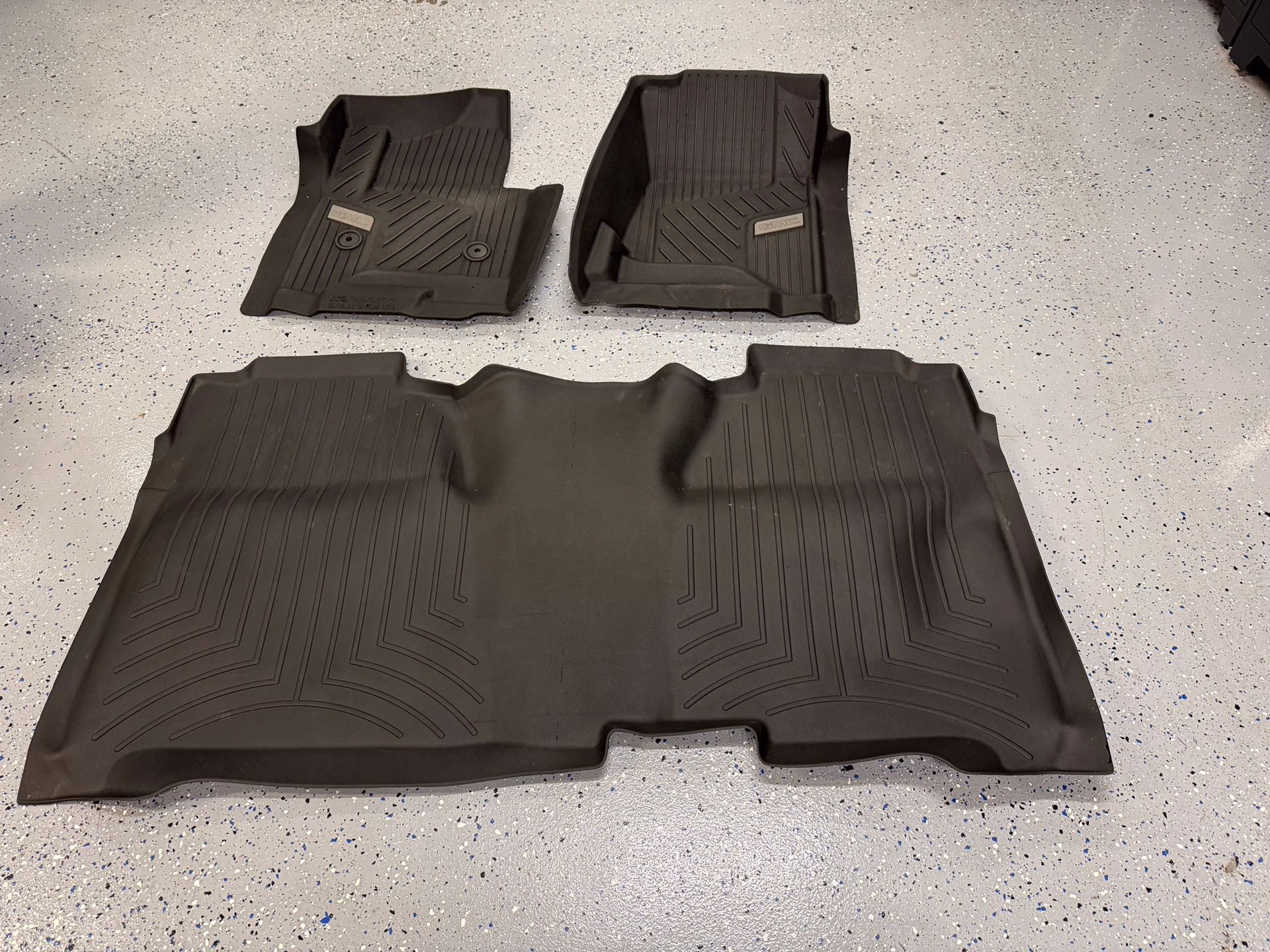GMC Sierra 1500 Crew Cab All Weather Front/Rear Floor Mats (2014-2018) Black