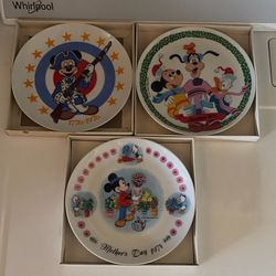 Vintage Walt Disney Plates