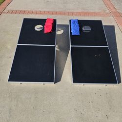 Portable cornhole set