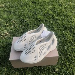 Yeezy Foam Rnnr ‘Sand’ | Size 7M