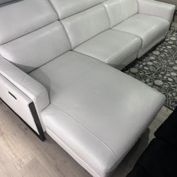 SECTIONAL GENUINE LEATHER RECLINER ELECTRIC WHITE COLOR..💥✅🚛DELIVERY SERVICE AVAILABLE ✅💥🚛