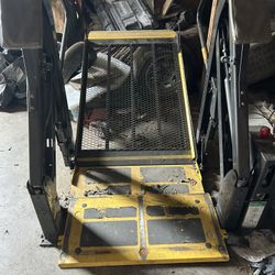 Wheel Chair Lift 