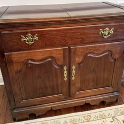 Thomasville Georgian Buffet solid cherry flip-top server, featuring a fold-over top