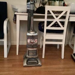 Shark vacuum cleaner works perfect never lose section very good condition