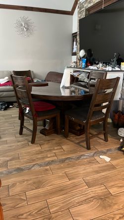 Dinning table / mesa de comer round