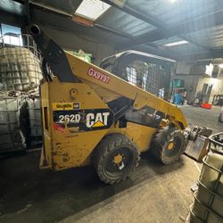 FOR SALE - 2014 Cat 262D Two-Speed Skid Steer Loader
