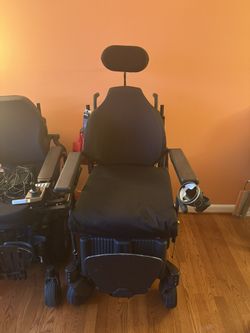 Mobile Wheelchair (Invacare Aviva) Storm Ex 20