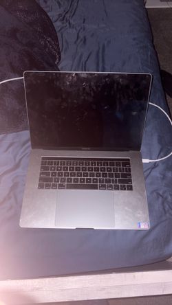 apple laptop