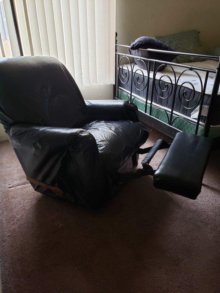 Recliner black