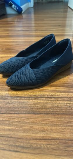New Women’s Skechers