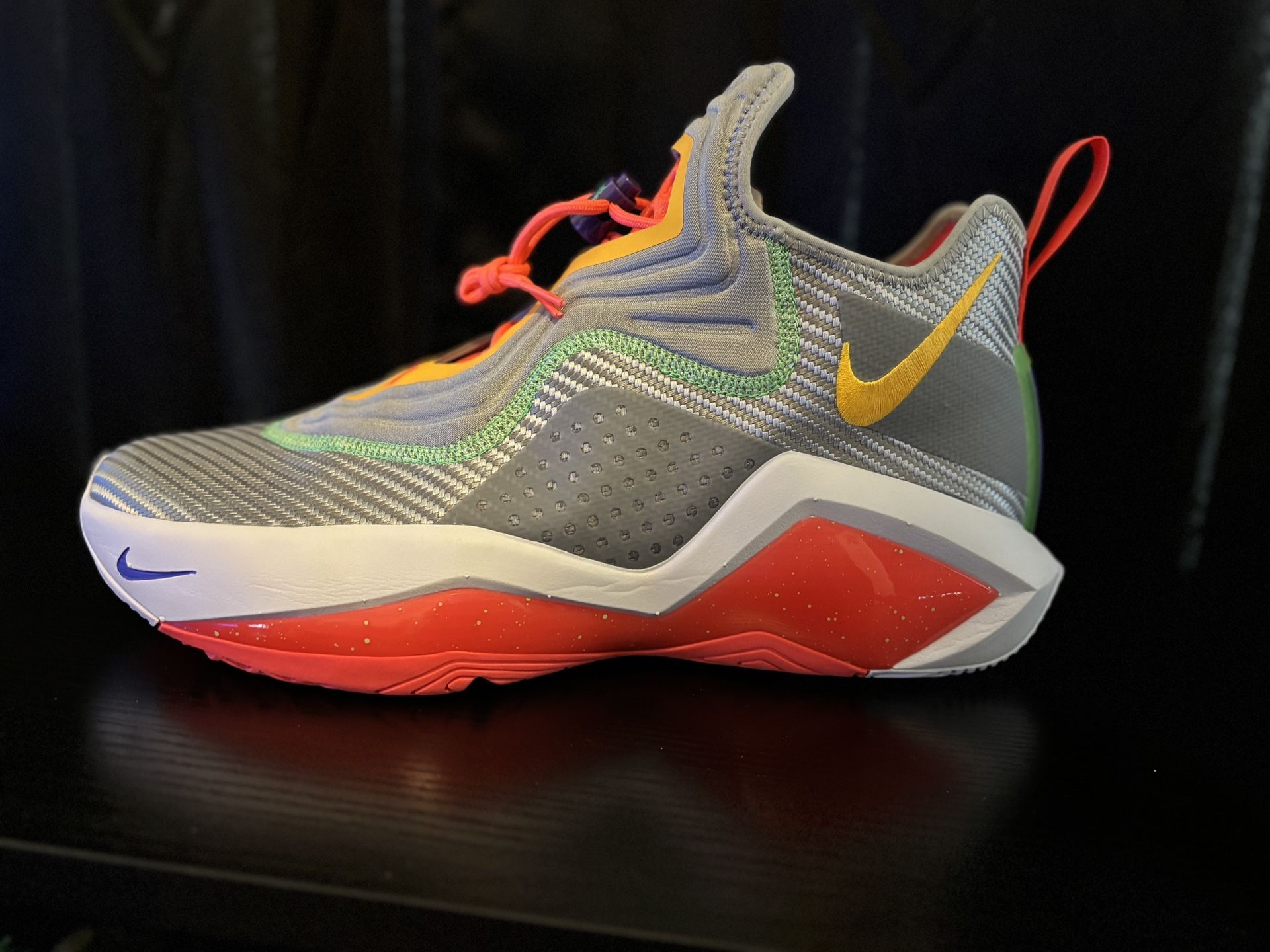 NIKE LEBRON 14