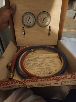 Vintage Robinair Side-Wheel Manifold Gauge Set (Model 40153)
