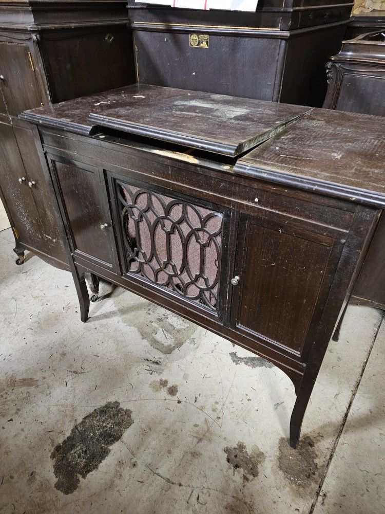 Edison Phonograph Console Model BC-34