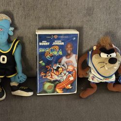 Vintage Space Jam lot - original vhs and plushes /stuffed animals