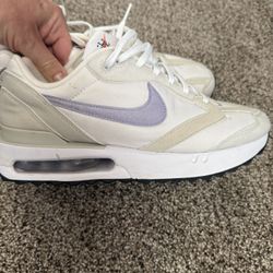 Nike Air Max Dawn Women’s Sneakers – Size 8.5 (US)