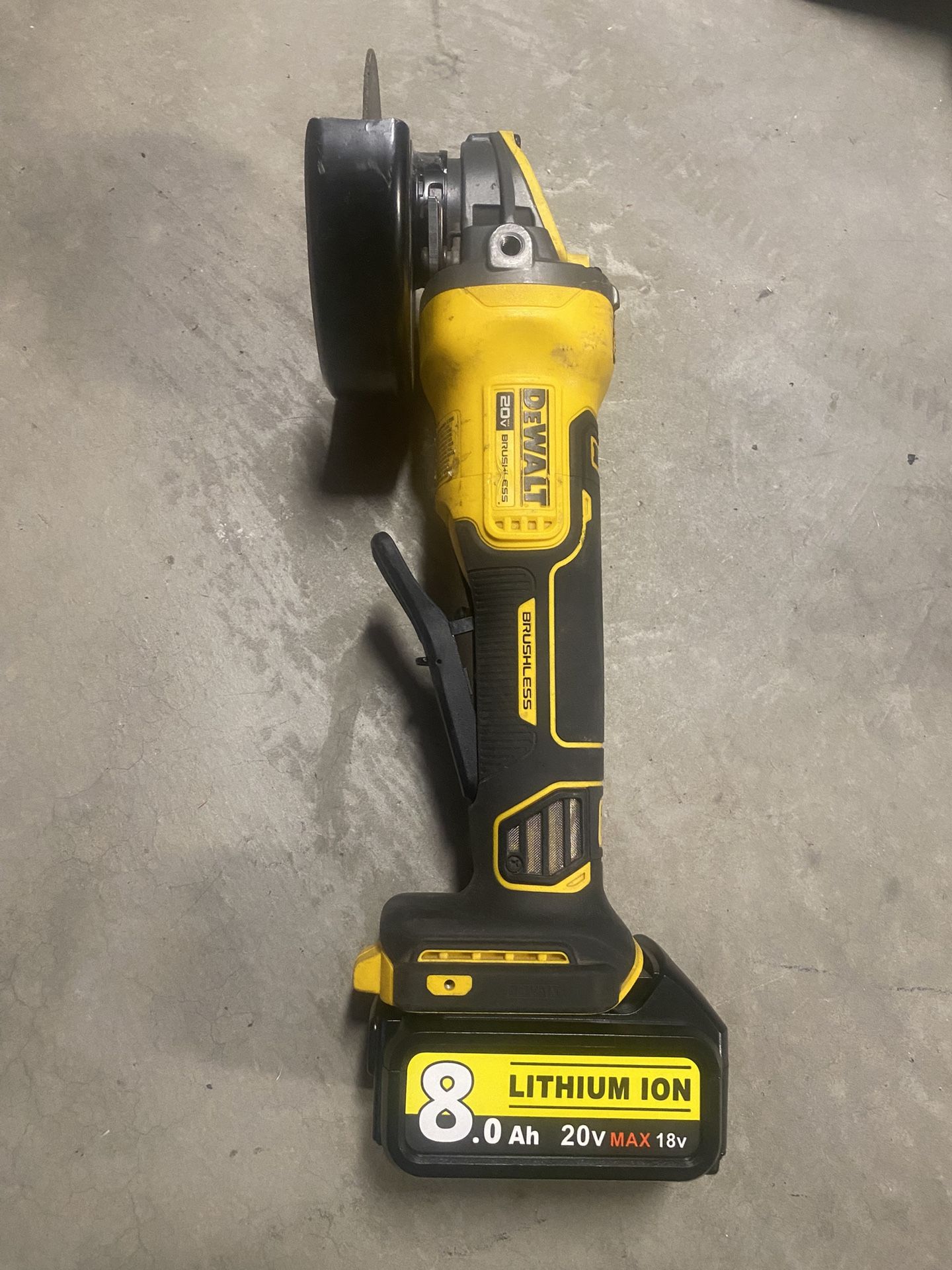 Dewalt 20v XR brushless 4 1/2” - 5” Paddle  Switch Grinder With 8 Amp Battery