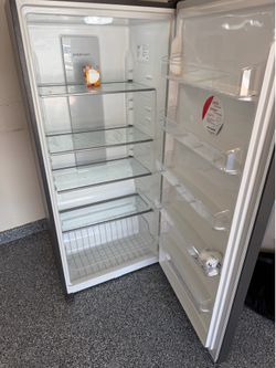 FRIGIDAIRE FREEZER IN EXCELLENT CONDITION!
