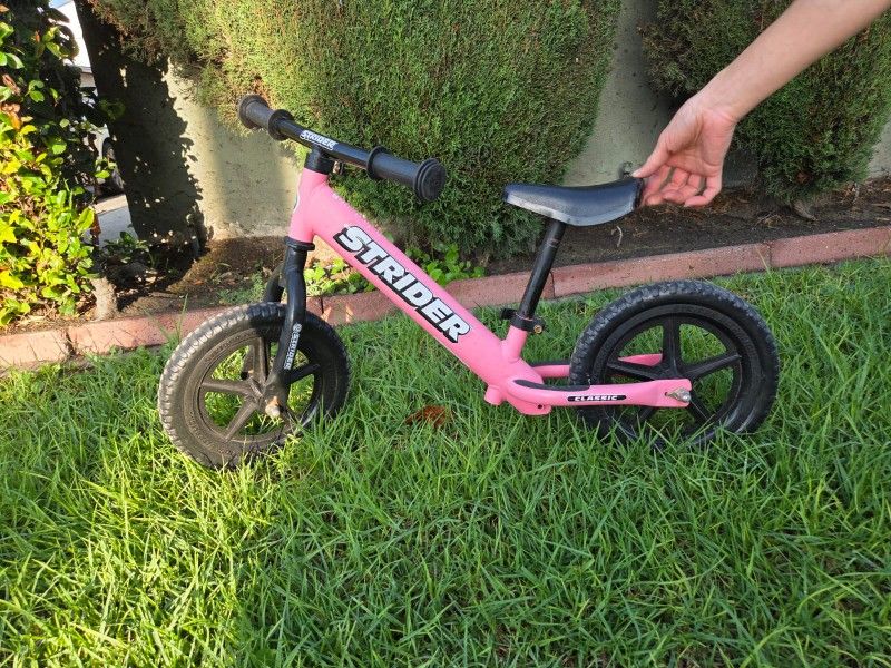 STRIDER Sport No-Pedal Balance 12" Bike