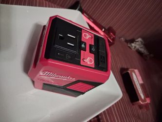 Milwaukee M18 Portable Power Source Inverter