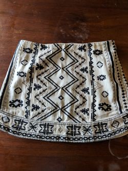 Size 6 Embroidered Short Skirt