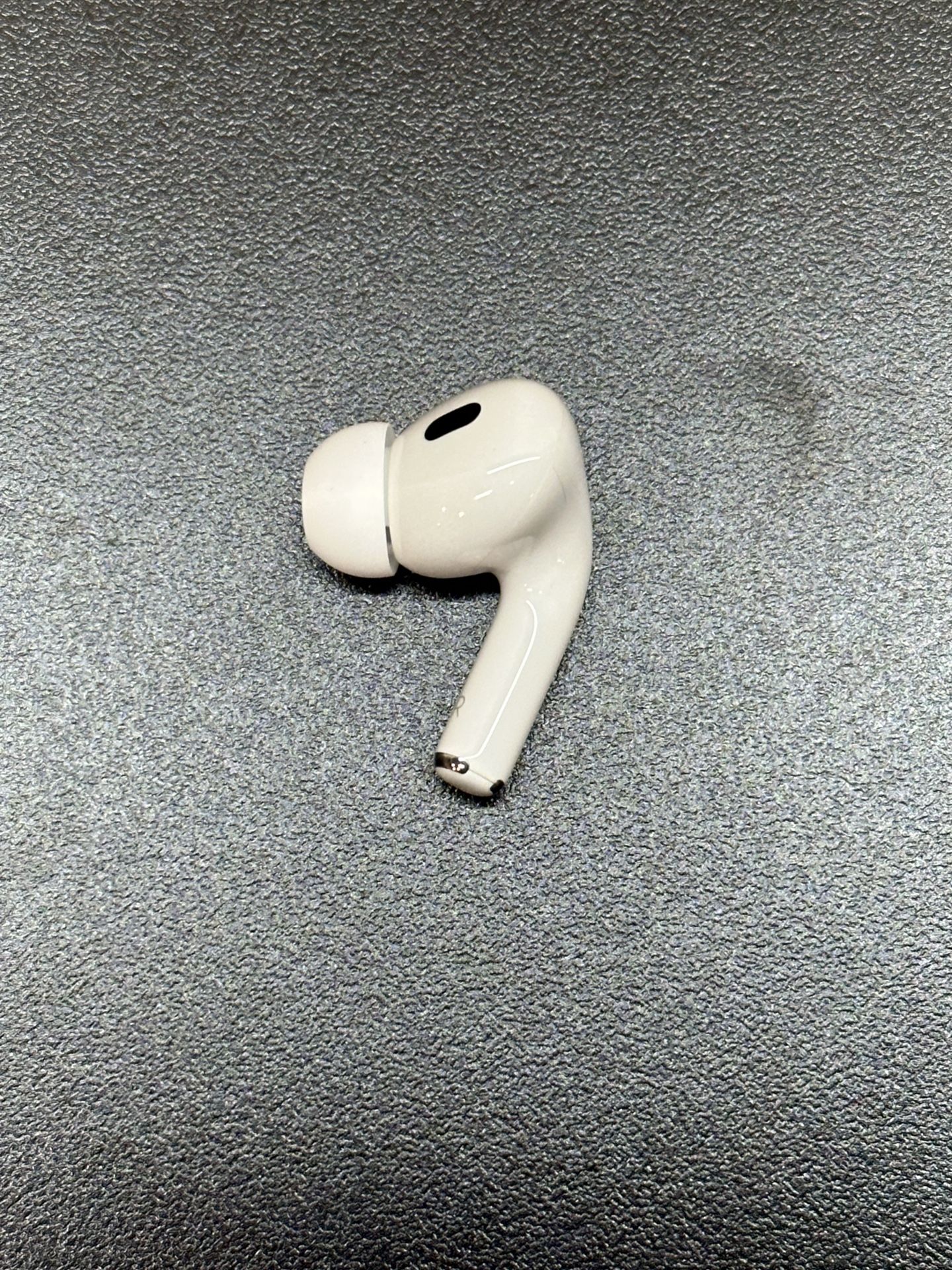 AirPods Pro 2nd Generation USB-C Right Ear Replacement