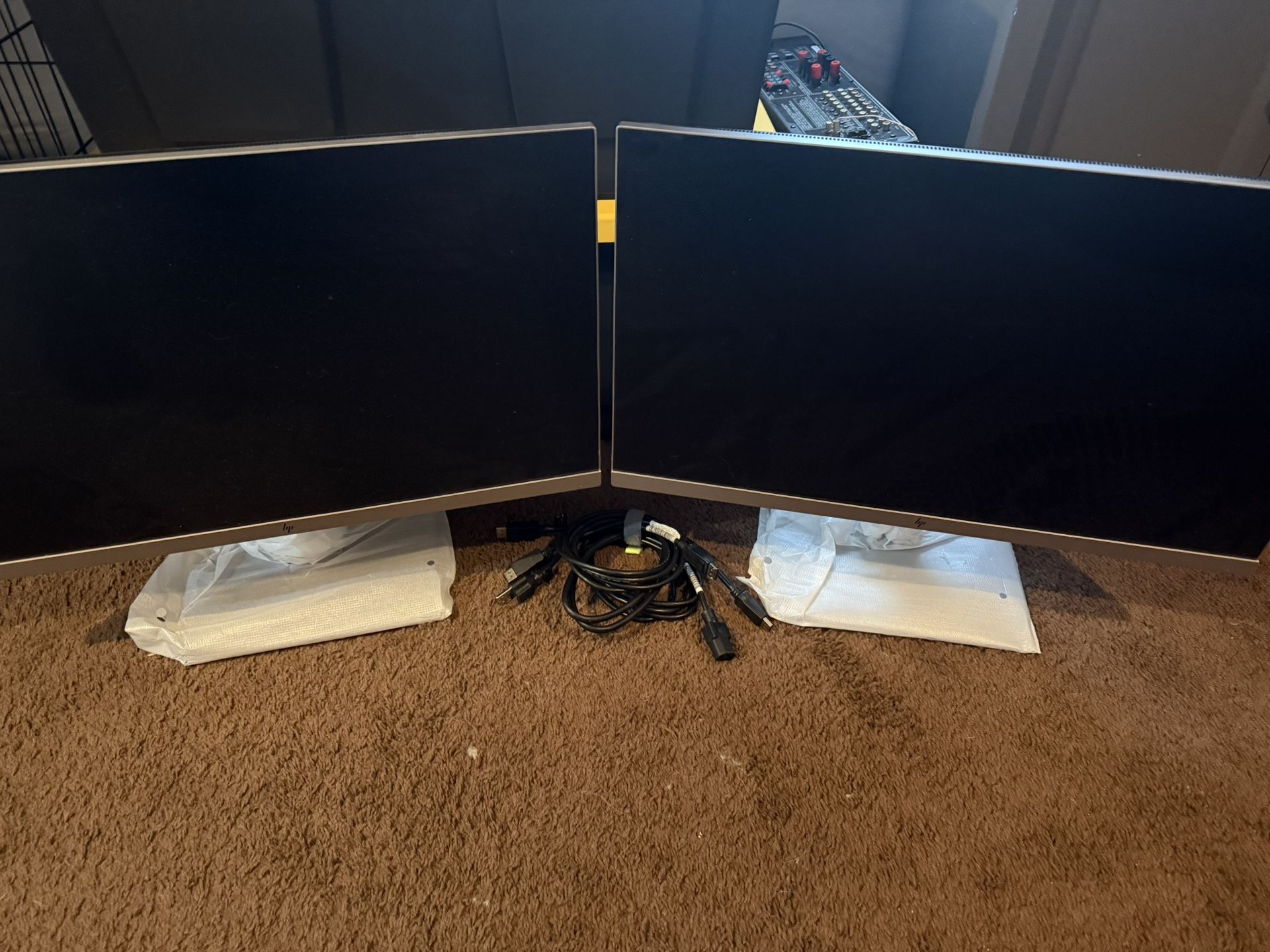 HP Monitors