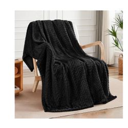 Soft Fleece Blanket Queen Size, Cozy Lightweight Blankets with Decorative Wave Textured Suitable for All Season Use, Black, 90x90 Inches