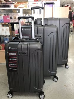 3 pice hard case luggage set includes large size 30"x20"x12, medium size 26"x18"x11 and Carry-on size 20"x14"10. Has 8 spinner wheels for 360 degrees
