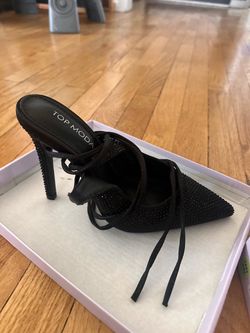 NEW Woman’s black heels