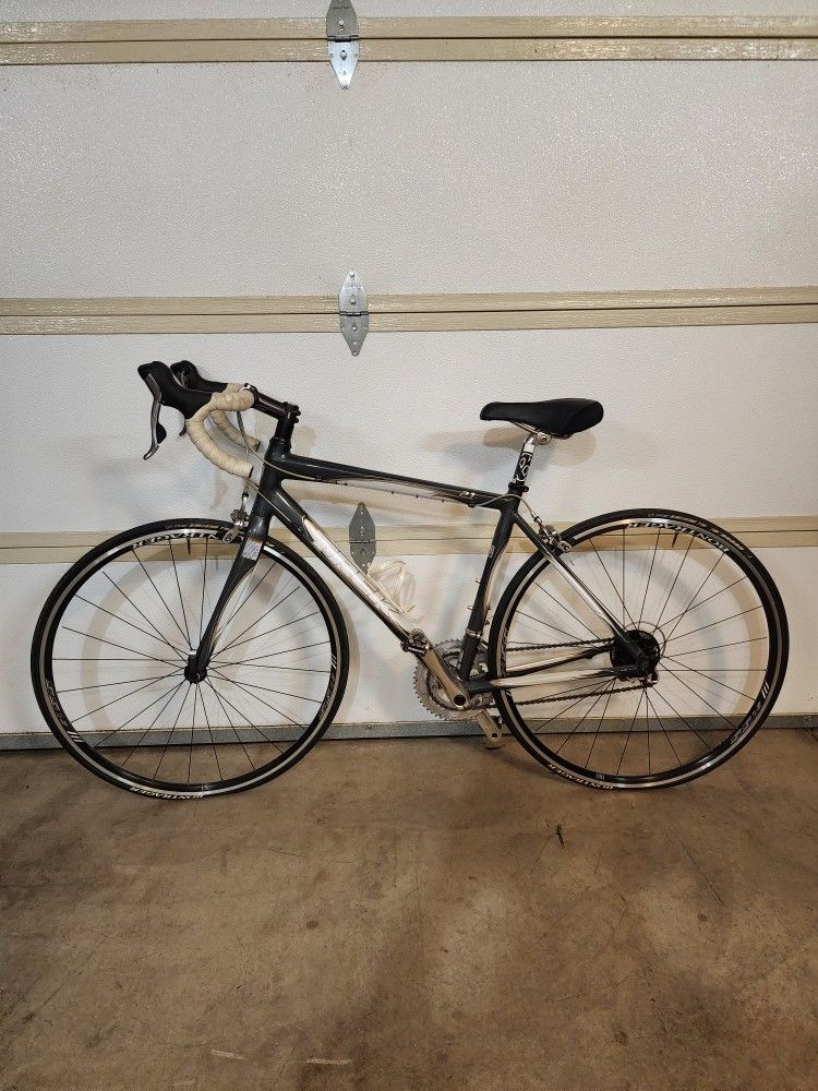 Women’s WSD Trek Road Bike 2.1 | 20”