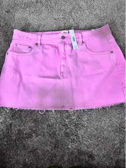 Brand new pink mini skirt